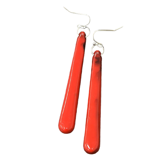 RED OYSTER STYLE DANGLE EARRINGS