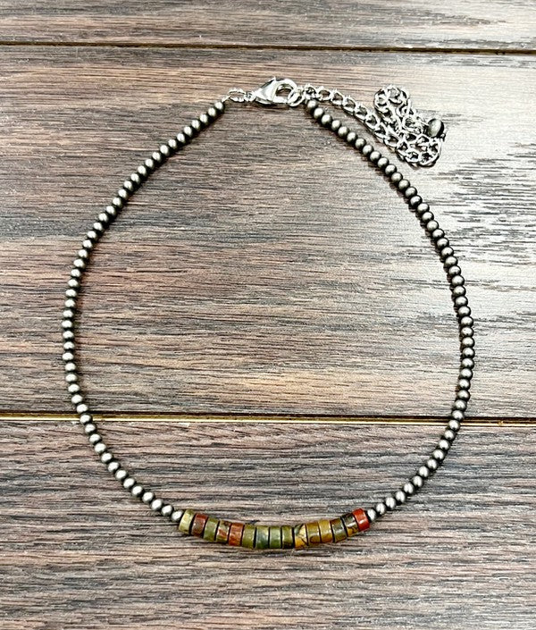 MUSTANG NECKLACE - OLIVE